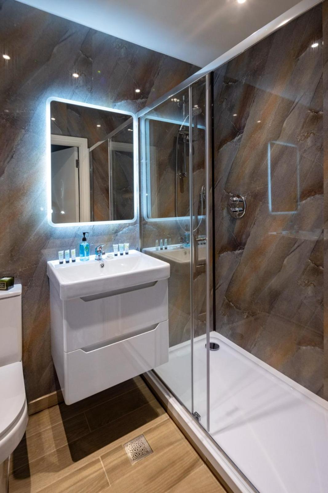 Whyte Harte Hotel Redhill  Phòng bức ảnh