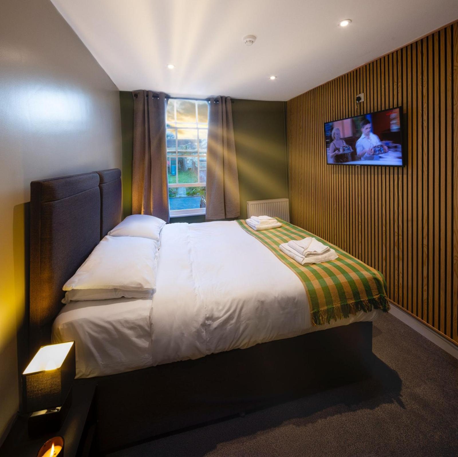 Whyte Harte Hotel Redhill  Ngoại thất bức ảnh