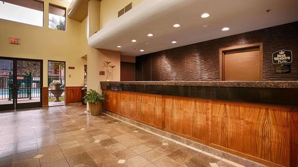 Whyte Harte Hotel Redhill  Ngoại thất bức ảnh